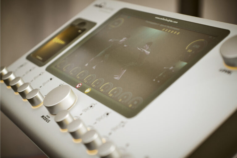 EMS tréning v SUN BODY Levice – elektro stimulácia svalov pre zdravie chrbtice a spevnenie tela.